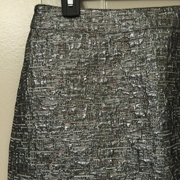 Banana Republic Sz 2 Silver Shimmer Mini Skirt - Picture 2 of 8